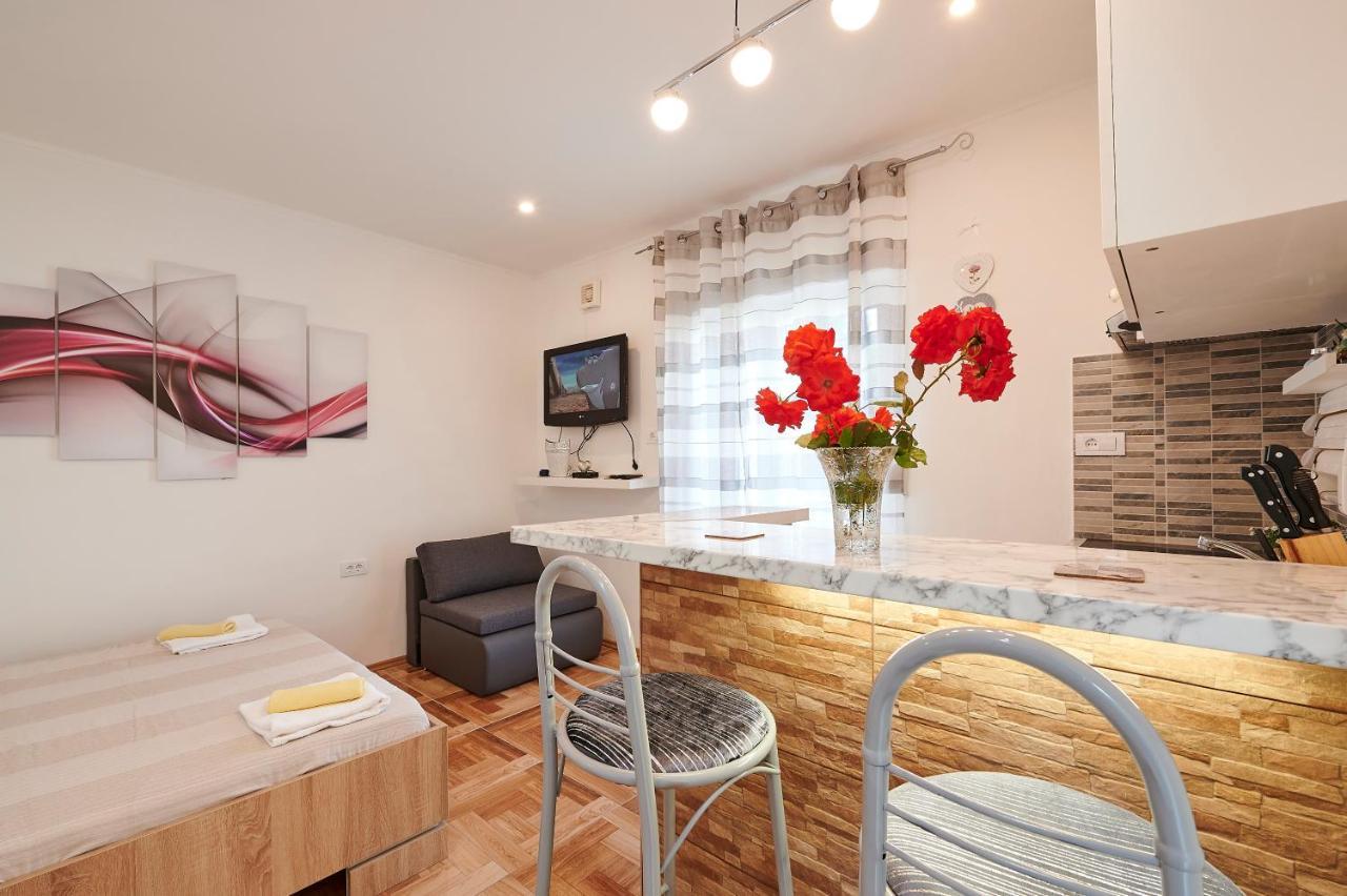 Apartments Lucija Τρογκίρ Εξωτερικό φωτογραφία